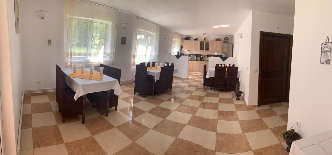 Casa Natalia Raisa Arieseni 호텔 외부 사진
