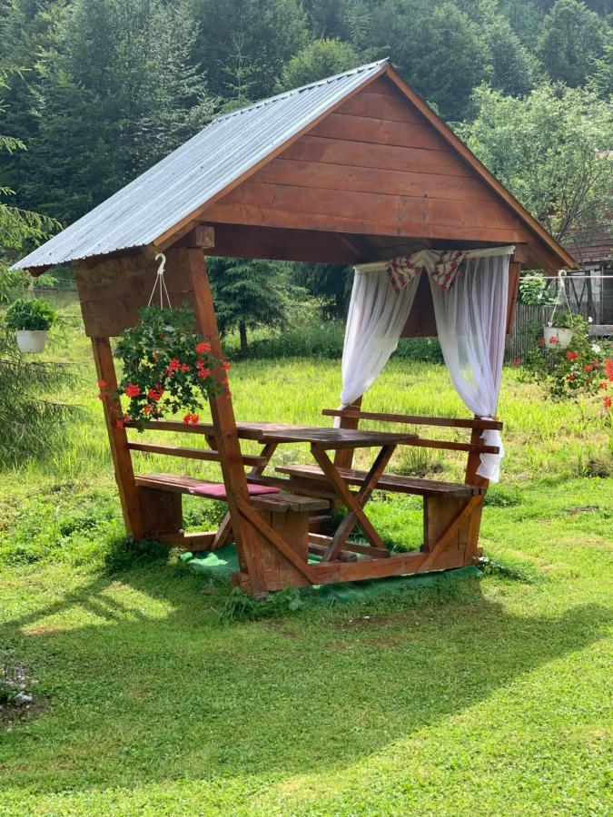 Casa Natalia Raisa Arieseni 호텔 외부 사진