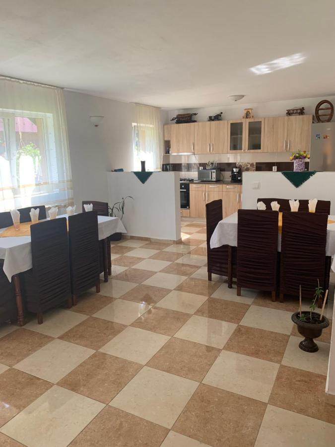 Casa Natalia Raisa Arieseni 호텔 외부 사진